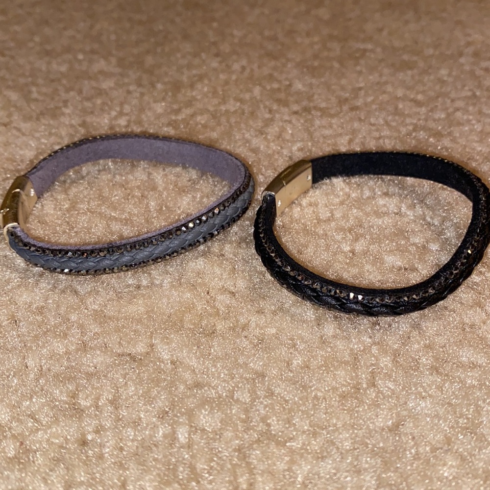 2 bracelets - Picture 2 of 3
